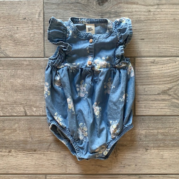 OshKosh B'gosh Other - NWOT OshKosh Baby B’gosh Denim Bubble Romper | 3 months